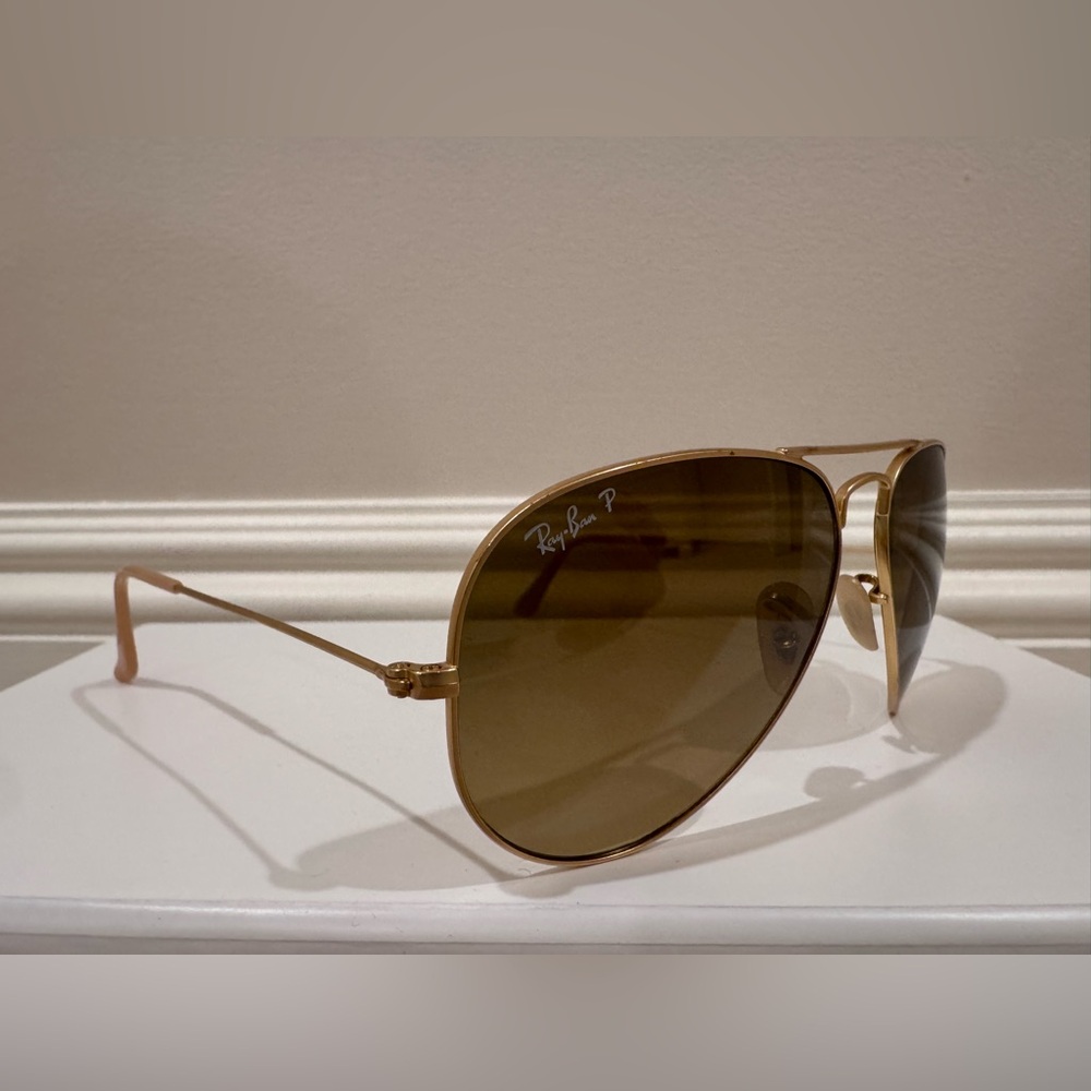 Matte Gold Aviator Ray-Ban Sunglasses - Picture 2 of 3